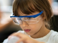 Jak pomóc dziecku, które ciągle porównuje się z innymi? Metoda nr 3 zmienia wszystko