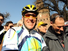 Austin Butler wydaje się mieć zagrać słynnego rowerzystę Lance'a Armstronga w nadchodzącym filmie biograficznym