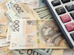 Odprawa emerytalna w 2026 roku. Sprawdź, komu przysługuje sześć pensji