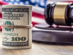 Sąd federalny zawiesił tymczasowo decyzję Białego Domu ws. zablokowania funduszy dla demokratycznych stanów w tym Illinois