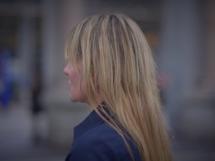 Nie tylko starsze kobiety tego doświadczają. Perimenopauza może zacząć się tuż po 40-tce