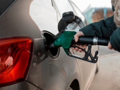 Zmiana cen na stacjach w Polsce. Jedno paliwo podrożeje. Jest nowa prognoza