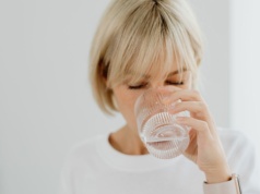 Kolagen do picia pod lupą ekspertów. Ujawniają, czy warto go suplementować