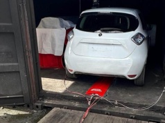 Czy pożar auta elektrycznego można opanować szybciej? Test z Renault Zoe daje ciekawe odpowiedzi