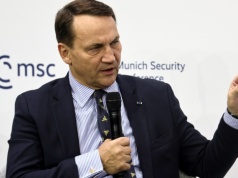 Radosław Sikorski w Monachium: my płacimy i zasługujemy na miejsce przy stole