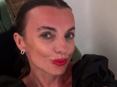 Sukienka Kasi Sokołowskiej to karnawałowa petarda. Jej stylizacja robi furorę w sieci