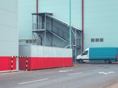 Furgon, plandeka czy izoterma? Jak wybrać nadwozie, które zarobi na siebie w 2026 roku?