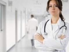 Pielęgniarki z kompetencjami lekarzy? Jest sprzeciw