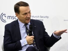 "To niedopuszczalne". Sikorski krytykuje USA