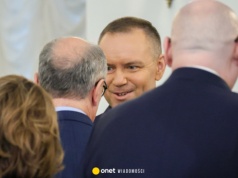 "Stan Wyjątkowy". Nawrocki i Czarzasty skoczyli sobie do gardeł. Siostra prezydenta wchodzi w branżę modową. Hołownia pokonał swego kierowcę