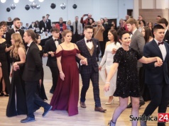 Maturzyści ze świdnickiego „Mechanika” bawili się na studniówce