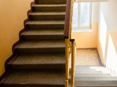 Pękła rura, sąsiedzi zalani? I kto ma za to zapłacić? To zależy