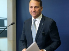 Sikorski o administracji Trumpa. "Całkowicie oburzające"