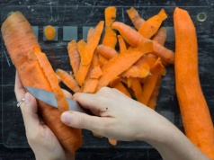 Wcześniej to wyrzucaliśmy, a teraz trafi na talerze. Z resztek zrobili "białko przyszłości"