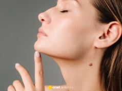 Ten krem z drogerii unosi opadający kontur twarzy jak dźwig. "Już nie chodzę na lifting"