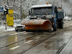 Standardy odśnieżania w Krakowie 2026. Jak działa „Akcja Zima” i ile czasu mają służby?