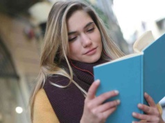 Po co dziś czytać powieści? Nie chodzi o ucieczkę