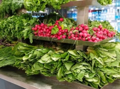 Liście okazują się zdrowsze niż korzeń i dobre dla jelit, a są wyrzucane. Czas to zmienić