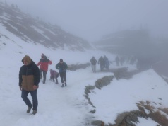 Tatry: intensywne opady śniegu i trudne warunki na szlakach