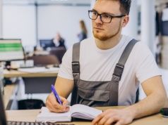 Staliśmy się za leniwi, by poszukać pracy za granicą. A u nas taki zjazd