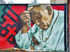 Wrocław: konserwator zabytków zgodził się na nielegalny mural z papieżem, ale ma być bardziej żółty