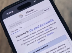 Uruchomiono stronę z listą znajomych Epsteina. Wygląda jak Wikipedia