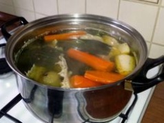 Nie dodawaj do rosołu. Lekarka ostrzega