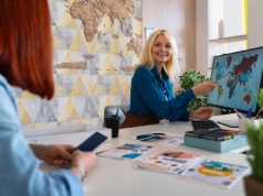 Wynagrodzenia w branży turystycznej na rekordowym poziomie. Ale ofert pracy coraz mniej