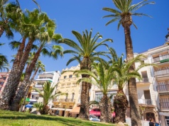 300 dni słońca i brak tłumów. Godzinę drogi od Barcelony Hiszpania wygląda zupełnie inaczej