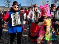 Przebierańcy przeszli ulicami Włocławka. 35. edycja Korowodu Grup Zapustnych