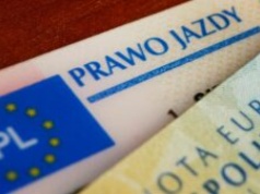 Koniec bezterminowych praw jazdy. Prezydent podpisał nowe przepisy dla kierowców
