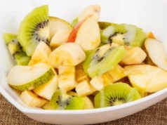 Wiele osób wciąż się zastanawia, czy można jeść owoce wieczorem. Wyjaśnijmy to