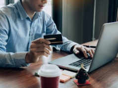 ​Taki przelew bank od razu zgłosi fiskusowi. Urząd Skarbowy szybko się zainteresuje