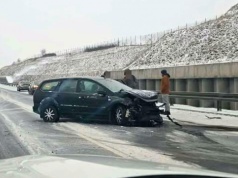 Wypadek na obwodnicy Lublina. Samochód osobowy uderzył w bariery