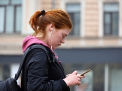 Audiobooki kontra książki. Naukowcy postanowili sprawdzić, co jest lepsze dla mózgu