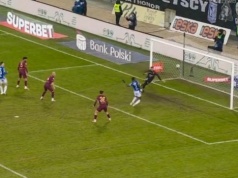 Jak on tego nie trafił?! Niebywałe, co zrobił napastnik Lecha