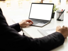 Jak nauczyć się przedsiębiorczości od zera? Bezpłatne źródła wiedzy online