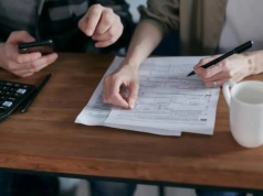 Prezydencki projekt "Tani Prąd" ciągle w sejmowej zamrażarce. Padają apele do marszałka Sejmu