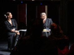 Najpiękniejsze odcienie miłości w wierszach Kronholda, Przybory, Osieckiej i Szymborskiej na deskach cieszyńskiego teatru | ZDJĘCIA