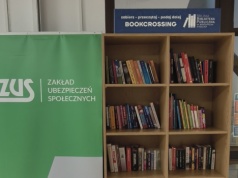 W kieleckim oddziale ZUS znajdziemy biblioteczki bookcrossingowe