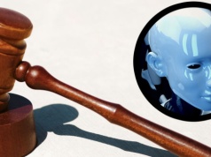 Dziennikarz oskarża Google o kradzież głosu. Sprawa trafiła do sądu