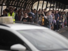 Chaos na Teneryfie. Turyści znów godzinami czekają na lotnisku