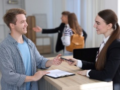 Droższa praca, mniej etatów. Paradoks rynku turystycznego