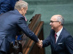 "Żenujące. To się nazywa szkoda wielkich rozmiarów". Morawiecki podsumował działania Tuska