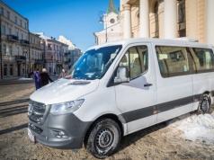 Wsparcie dla Ukrainy: Lublin i Münster przekazały Winnicy busa oraz agregaty prądotwórcze