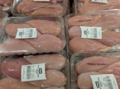 Przebadali popularne mięso. Skażona ponad połowa filetów