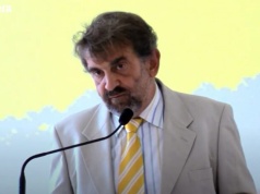 Inspirator ograniczeń Mszy trydenckiej ma pretensje do papieża. Wizja „Alter Christusa” nieaktualna?