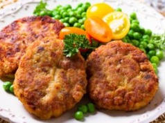 Masz puszkę tuńczyka i kilka ziemniaków? Te kotlety robią furorę