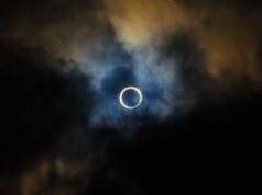 Wyjątkowe zaćmienie Słońca. Ziemska gwiazda "zgaśnie" na ponad 2 minuty