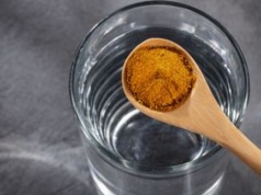 Wsyp łyżeczkę do porannej wody. Metabolizm ruszy od razu